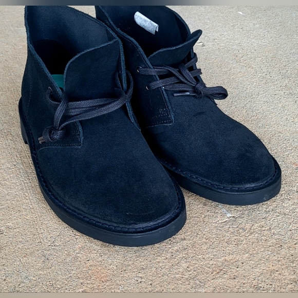 CLARKS COLLECTION SHEPTON Men's Black Chukka Boots, 9.5W WIDE, SUEDE LEATHER - Picture 6 of 9